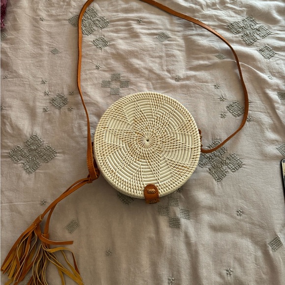 Round Rattan Crossbody Bag - Picture 4 of 5